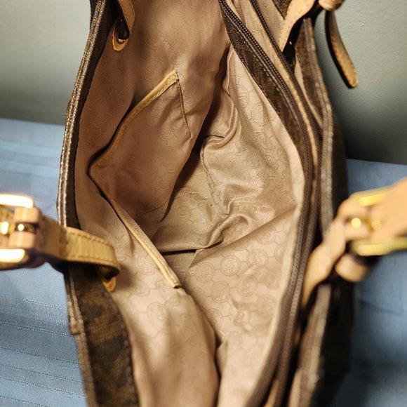 Michael Kors Brown Zip-Top Tote - Picture 10 of 12